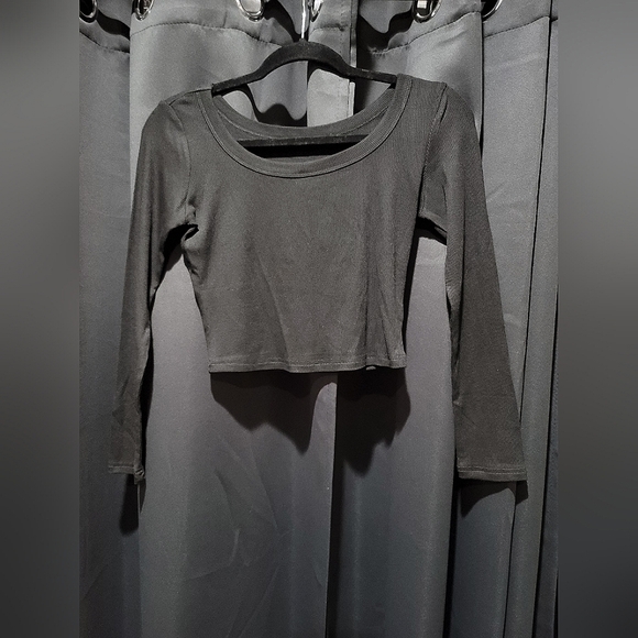 Women's Long Sleeve Crop Top - Size Small - Picture 1 of 3